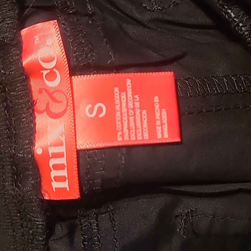 Shorts - Picture 5 of 7